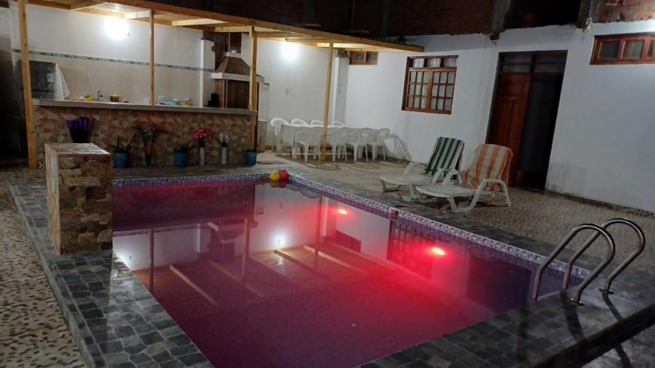 Hospedaje Los Lobos Cerro Azul Exterior foto